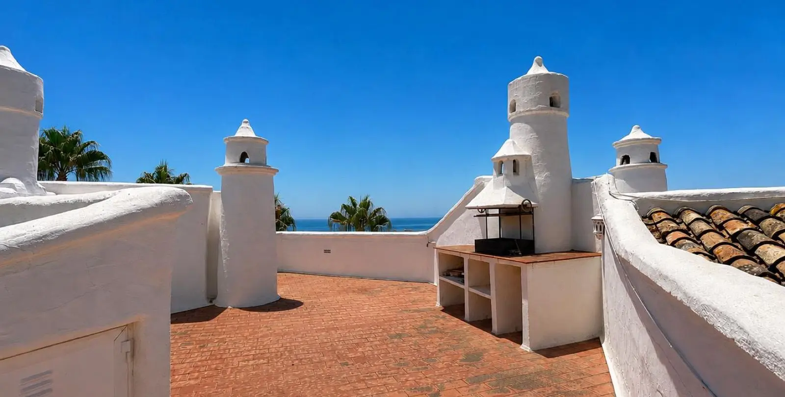Sale of penthouse in Calahonda 18