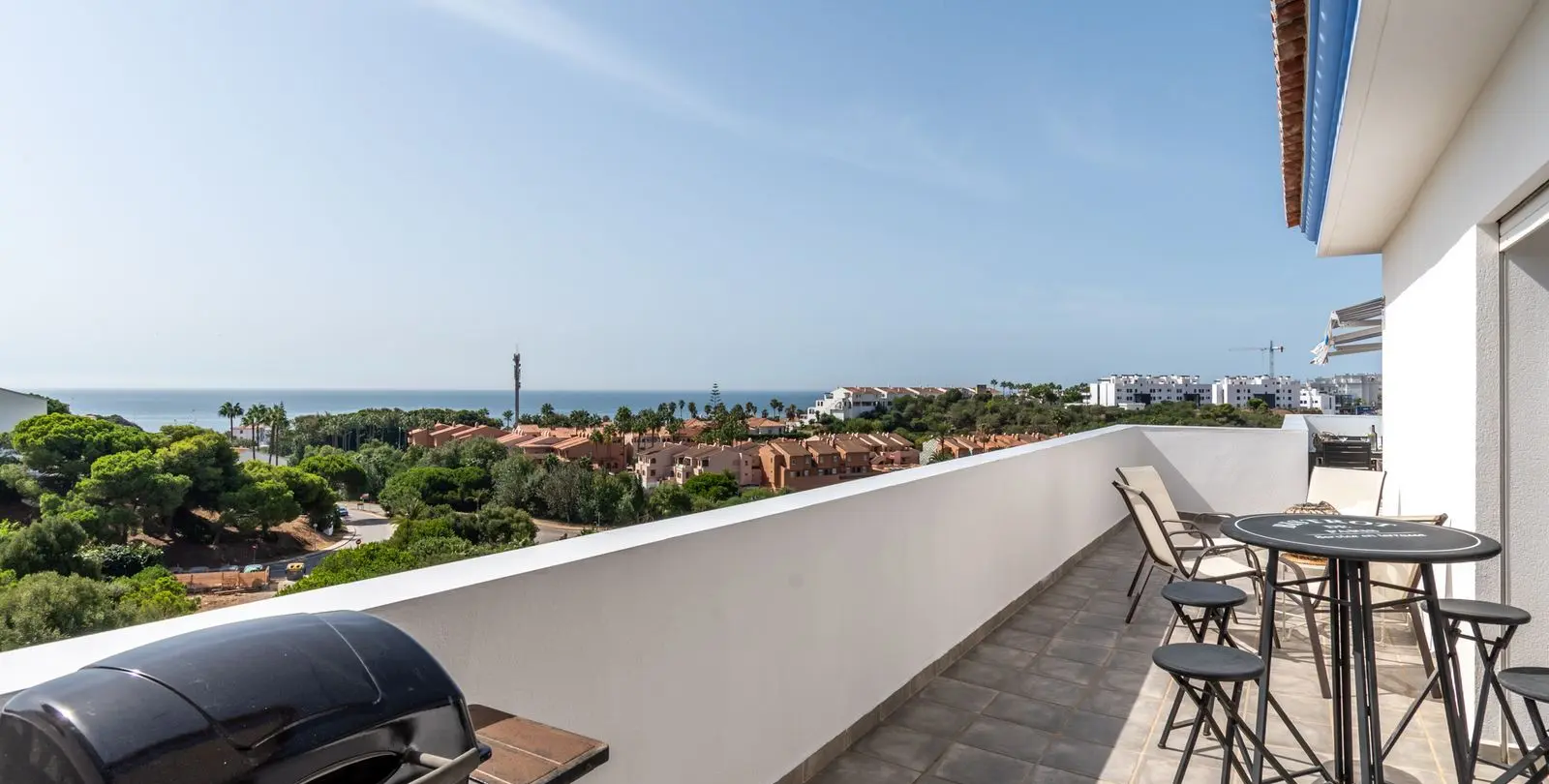 Sale of penthouse in El Faro 4