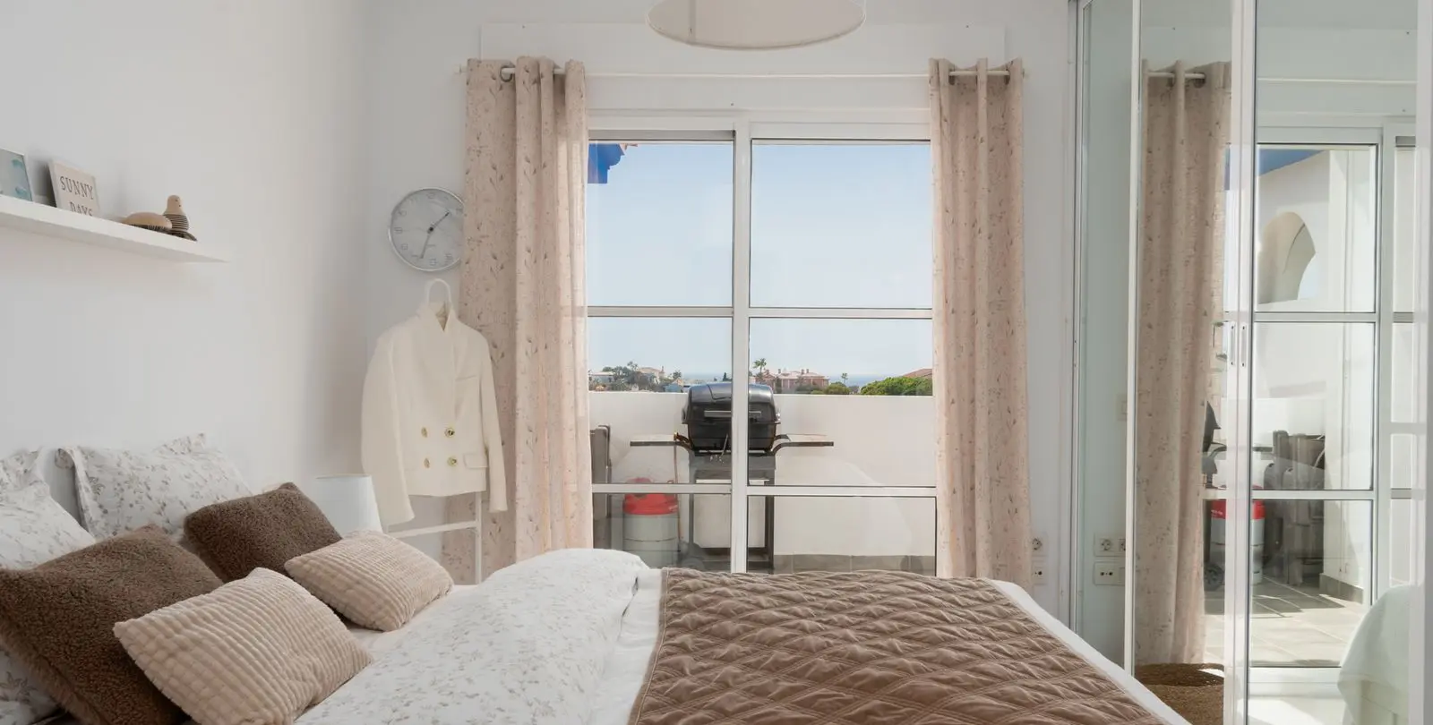 Sale of penthouse in El Faro 14