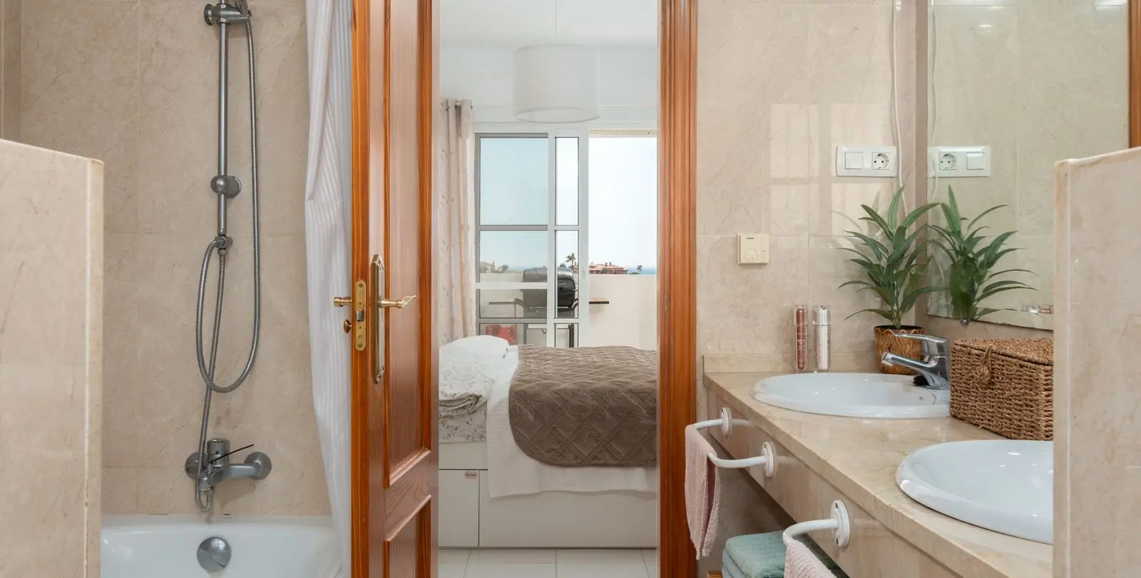 Sale of penthouse in El Faro 17