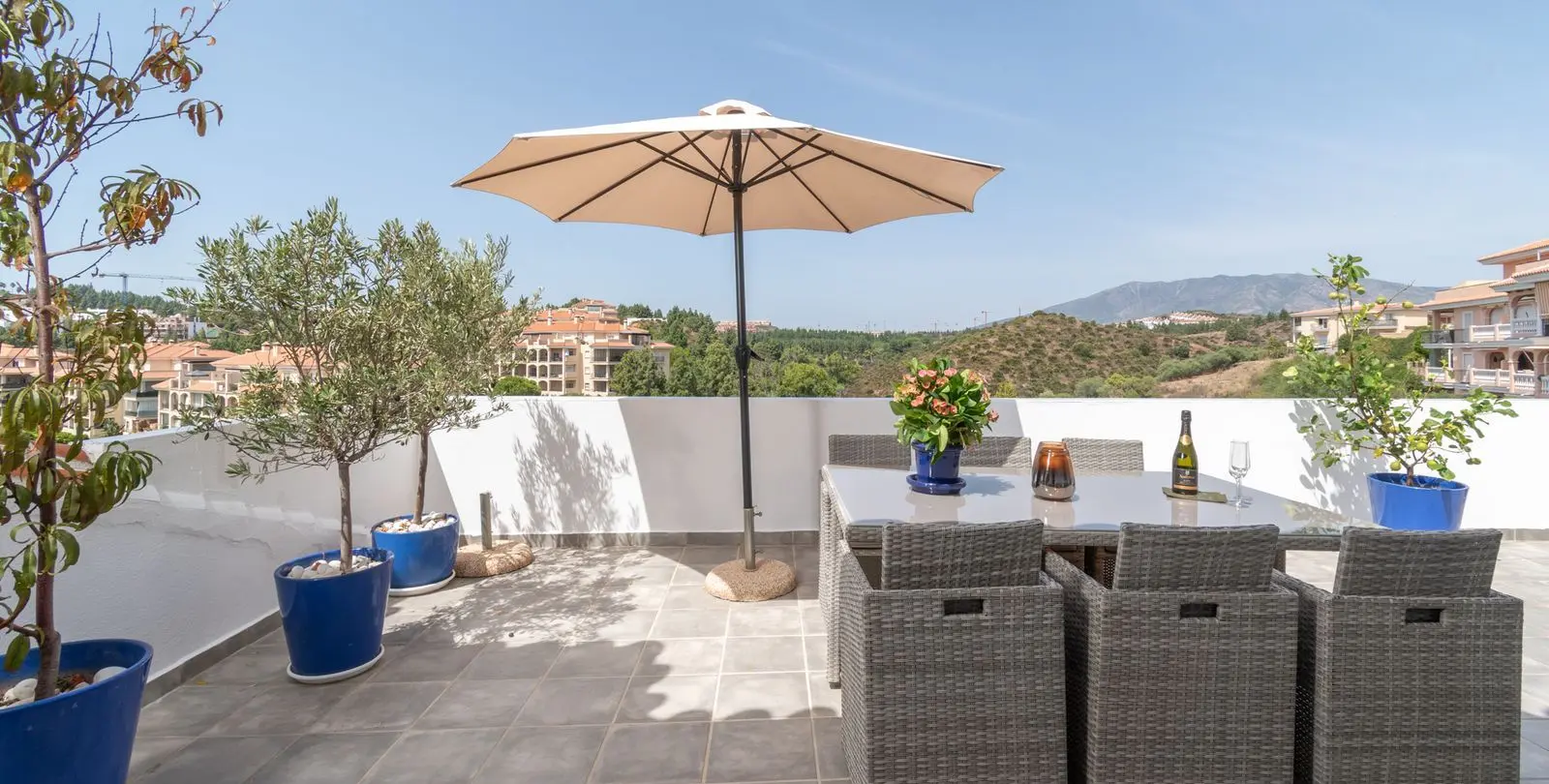Sale of penthouse in El Faro 21