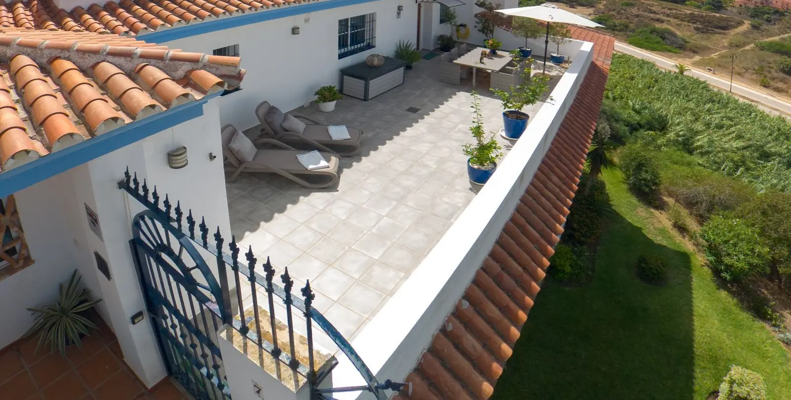 Sale of penthouse in El Faro 27
