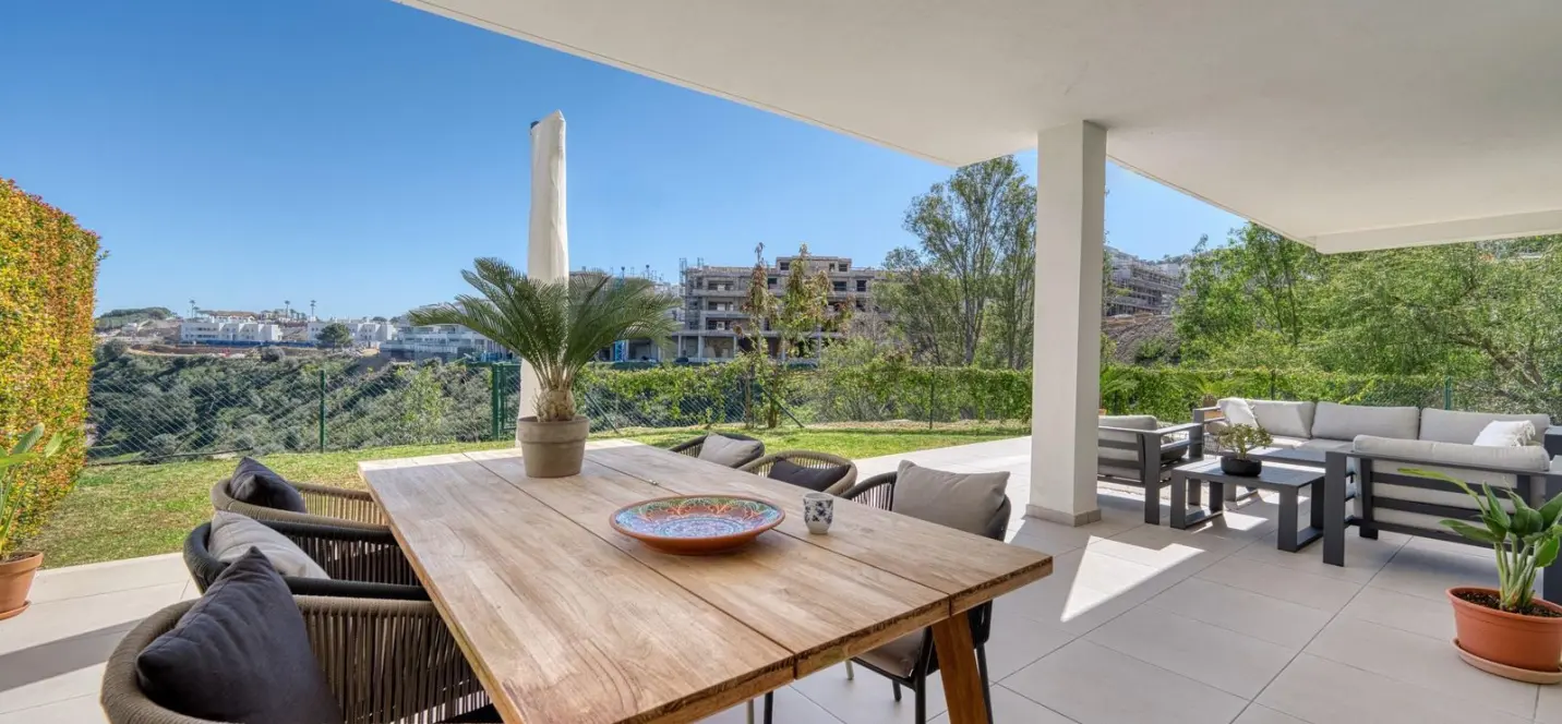 Sale of ground floor apartment in La Cala de Mijas 2