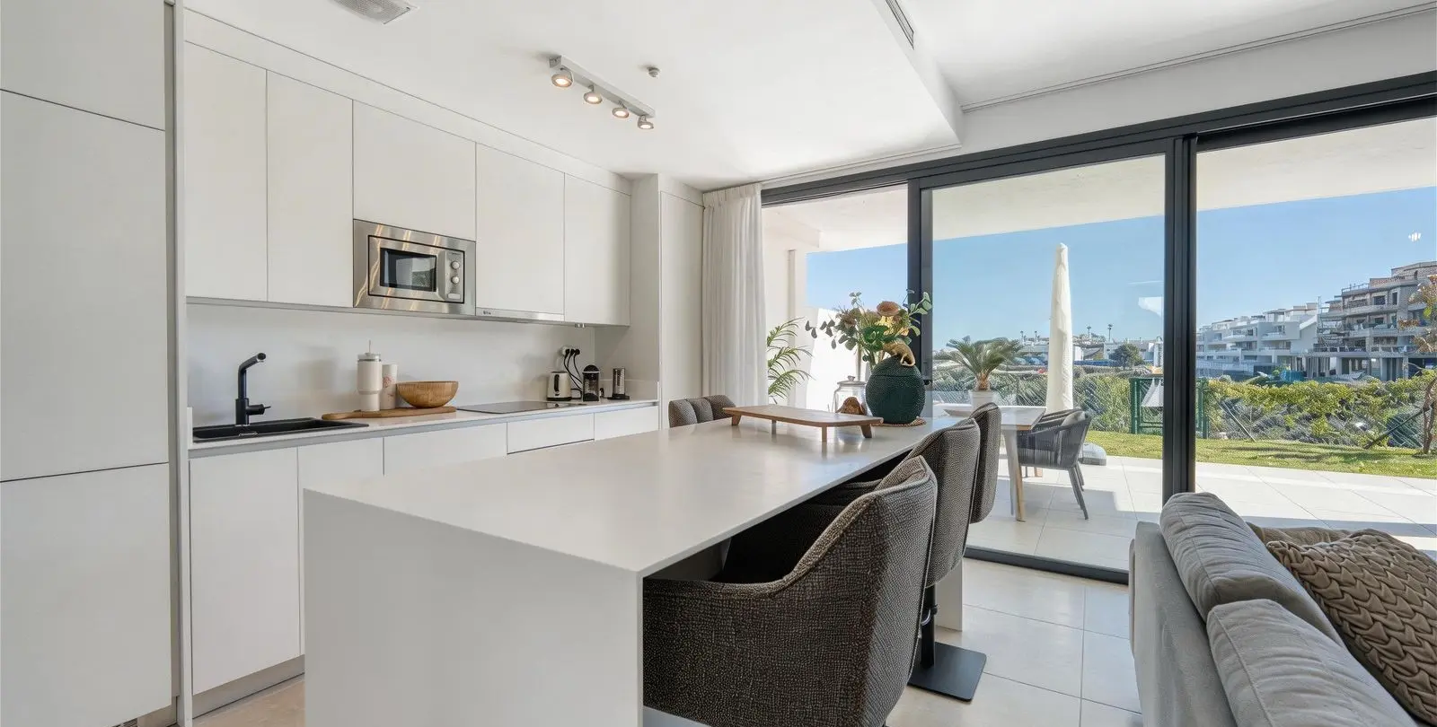 Sale of ground floor apartment in La Cala de Mijas 13