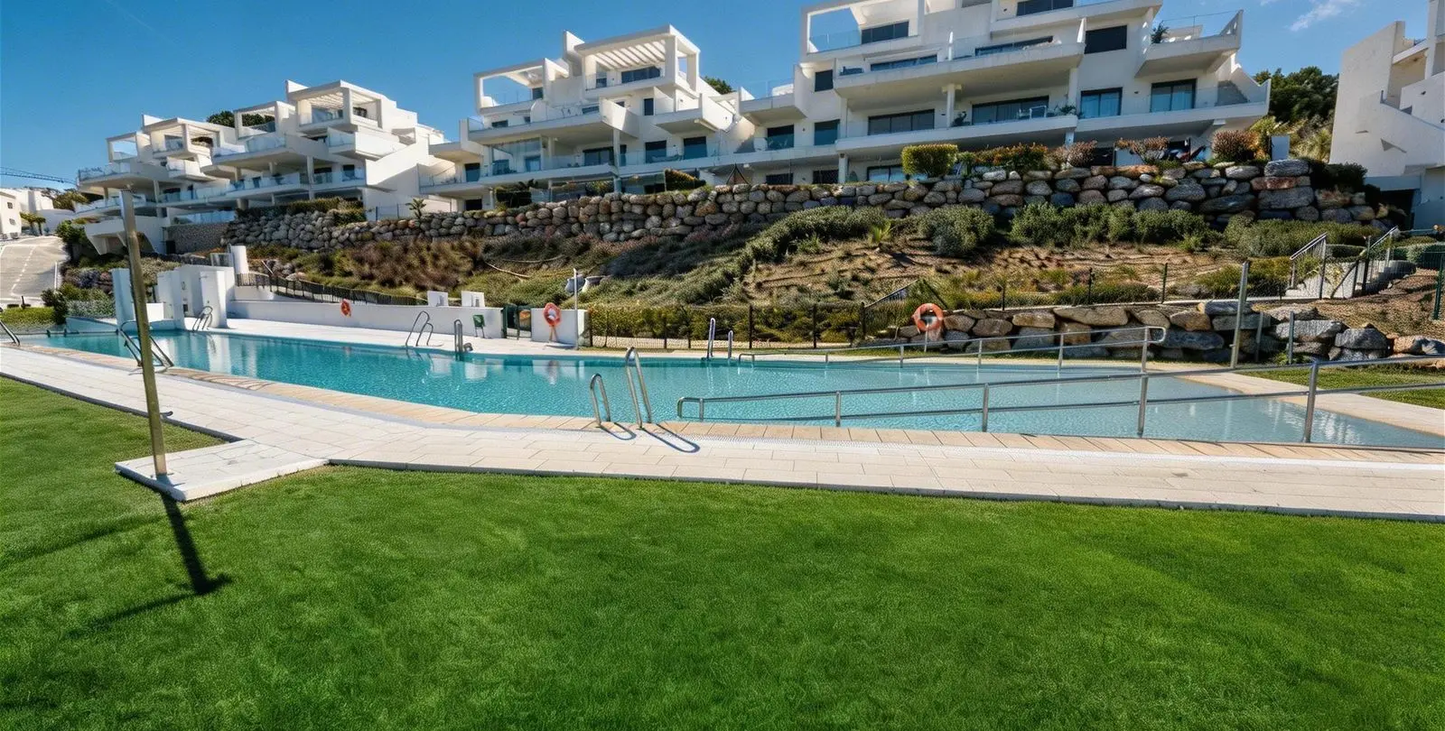 Sale of ground floor apartment in La Cala de Mijas 26