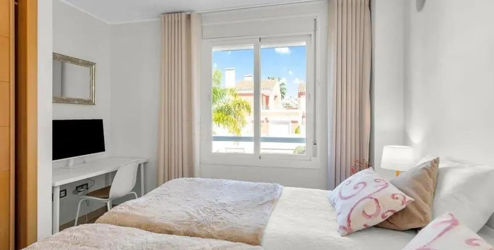 Venta de ático dúplex en El Paraiso 19