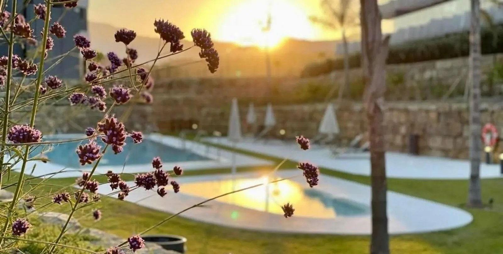 Sale of middle floor apartment in Estepona 3
