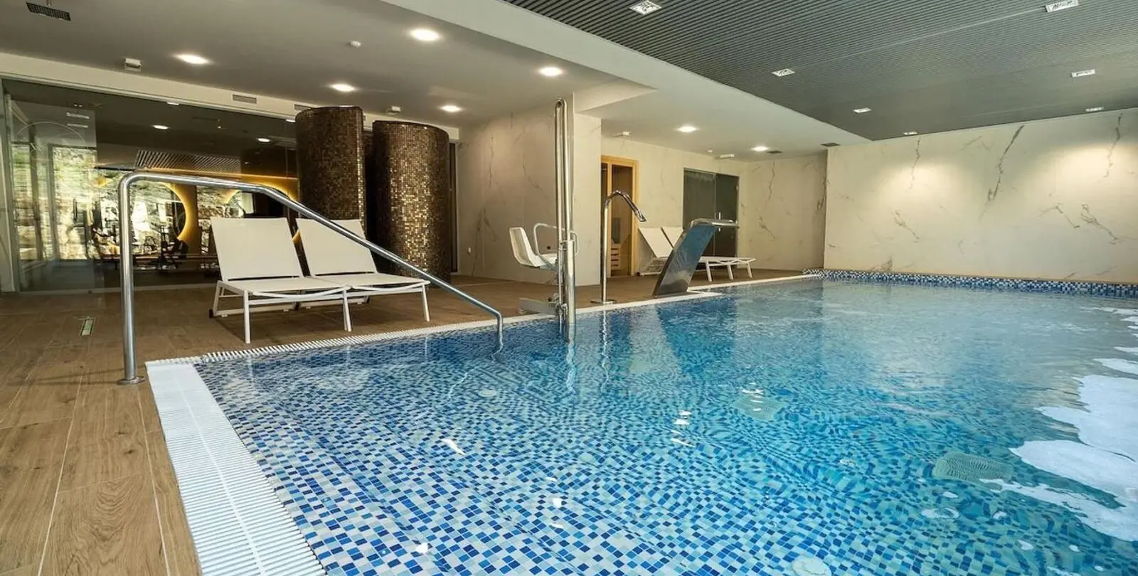 Sale of middle floor apartment in Estepona 6