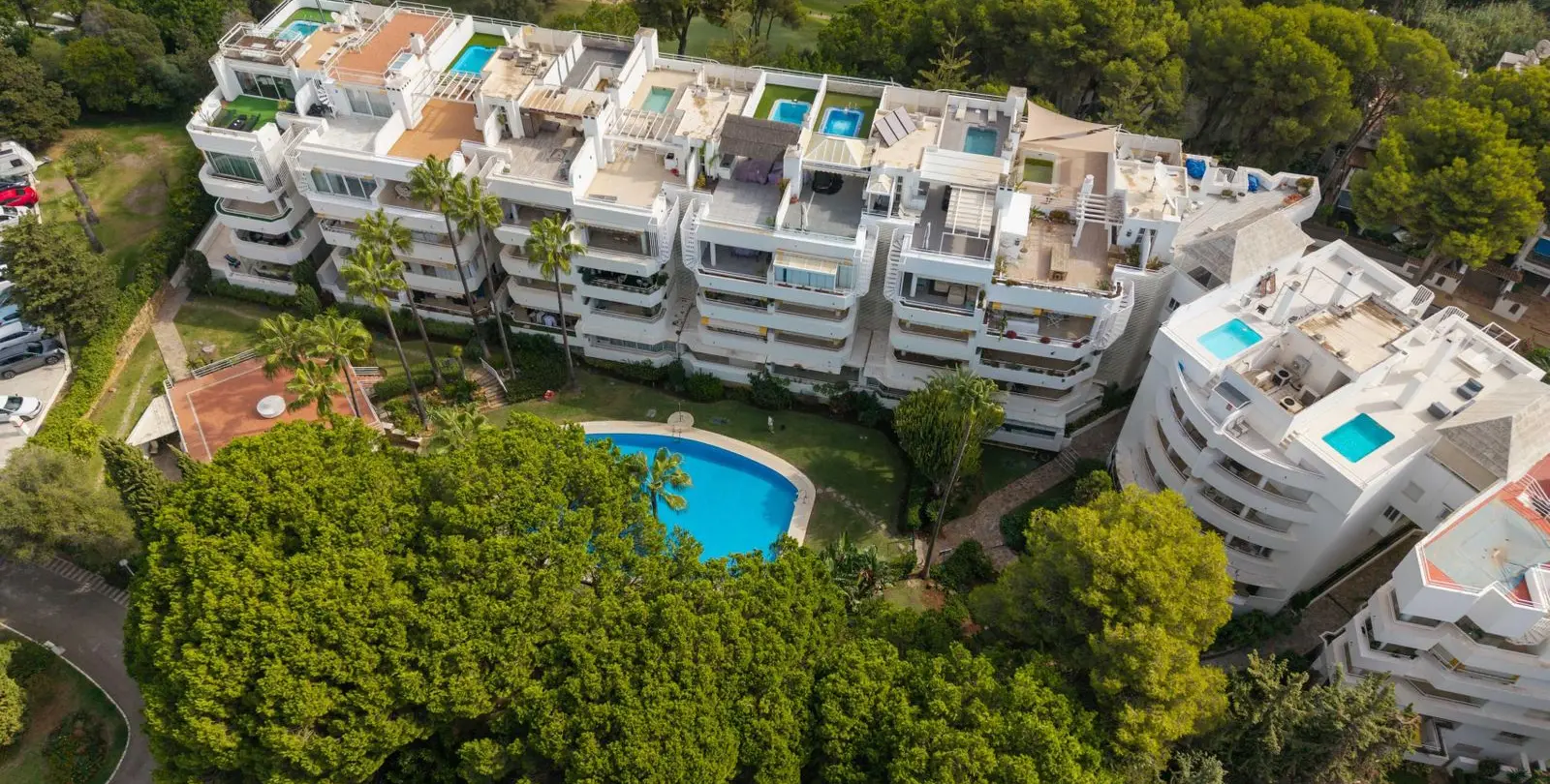 Sale of middle floor apartment in Río Real 1