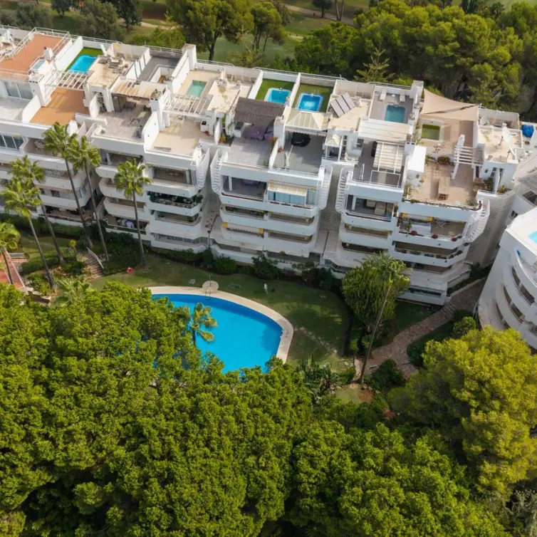 Sale of middle floor apartment in Río Real