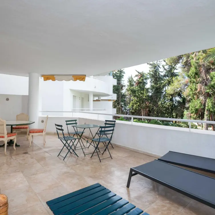 Sale of middle floor apartment in Río Real