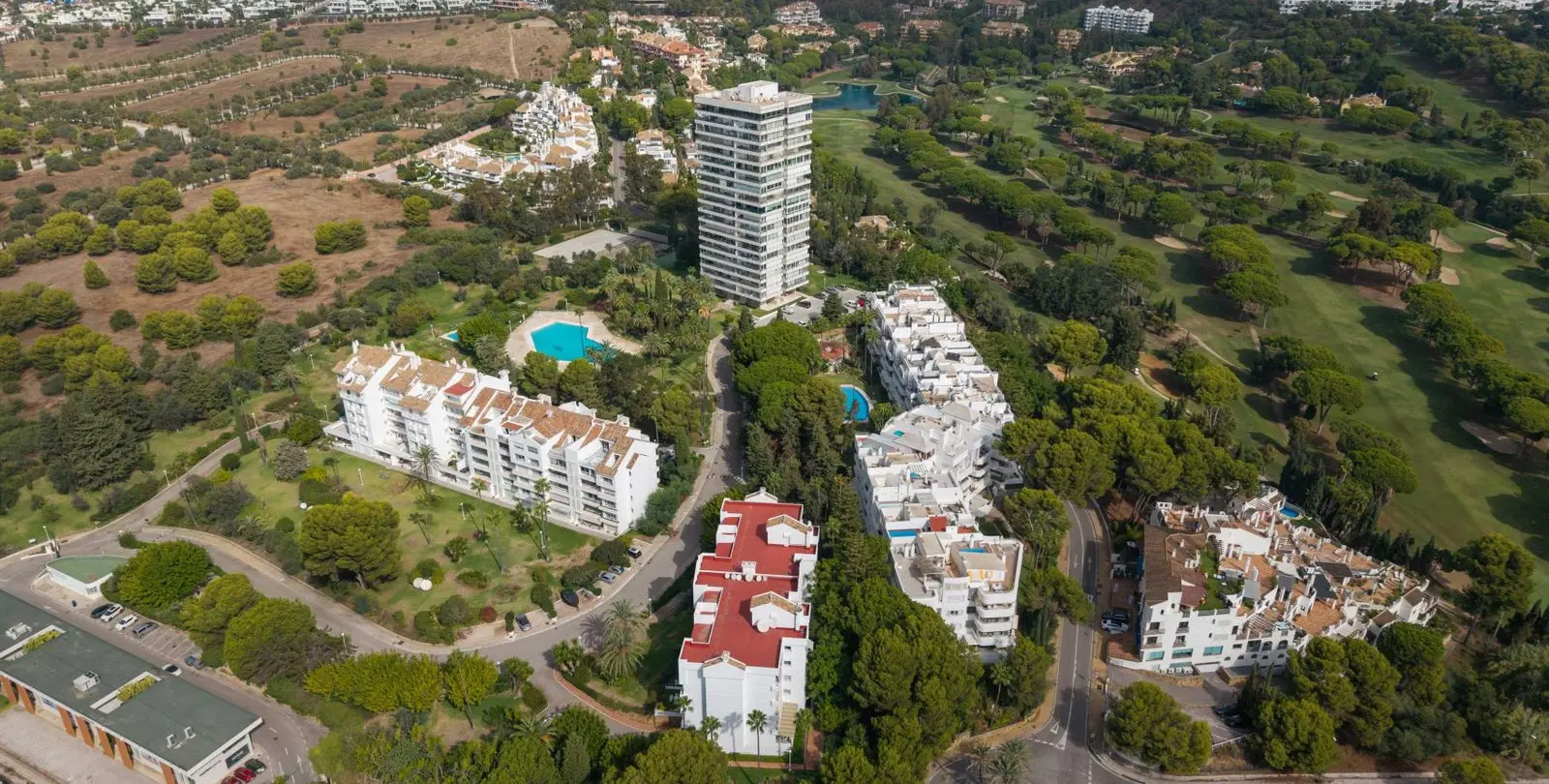Sale of middle floor apartment in Río Real 13