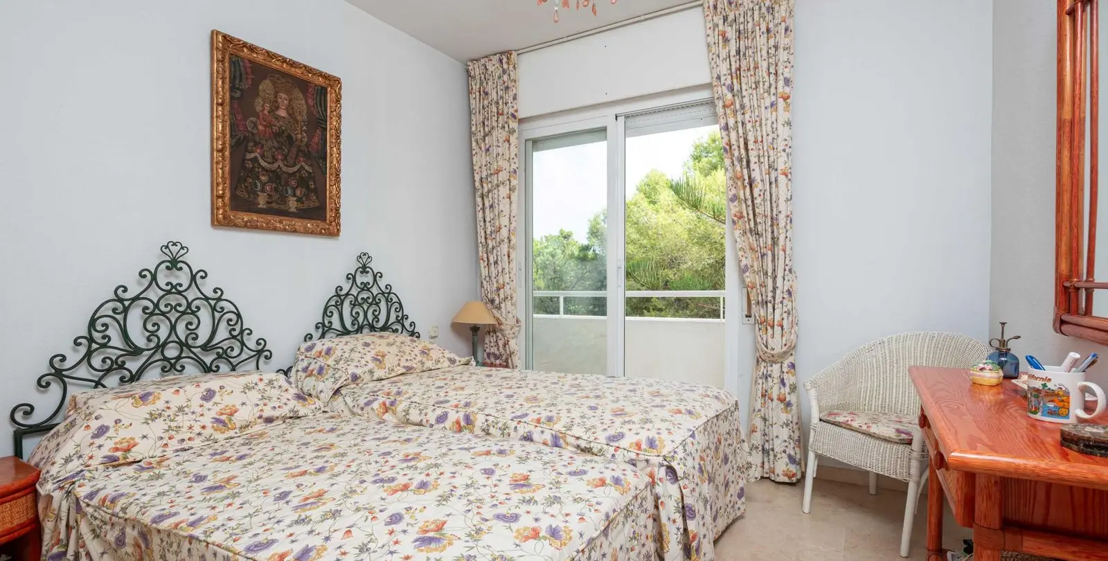 Sale of middle floor apartment in Río Real 17