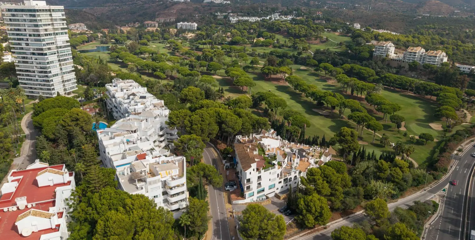 Sale of middle floor apartment in Río Real 20