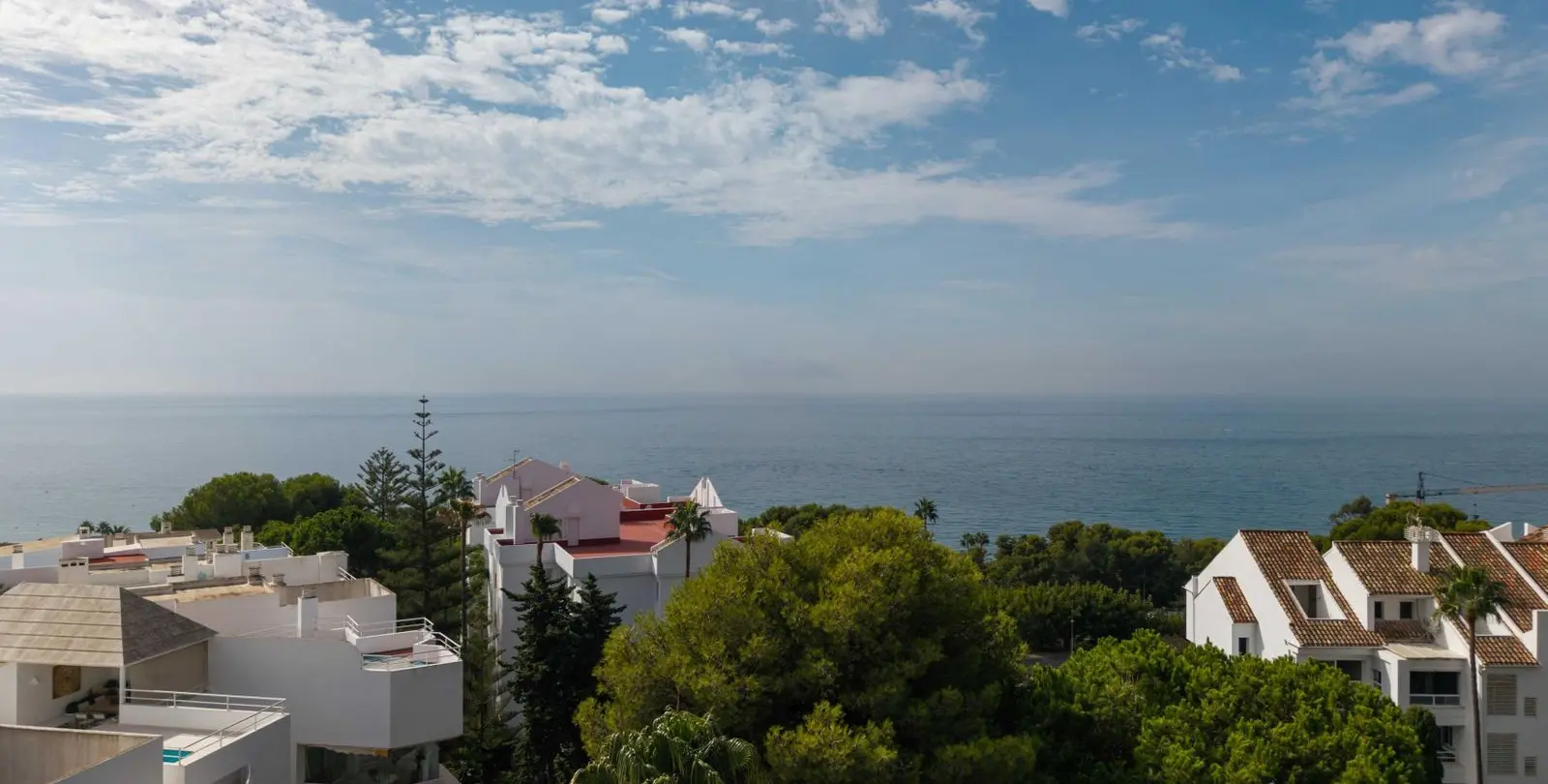 Sale of middle floor apartment in Río Real 21
