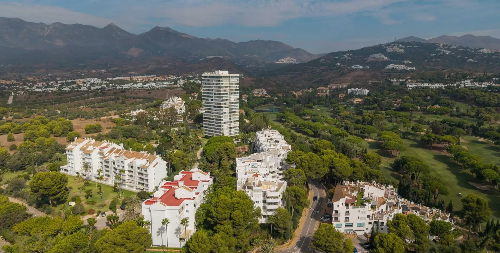 Sale of middle floor apartment in Río Real 31