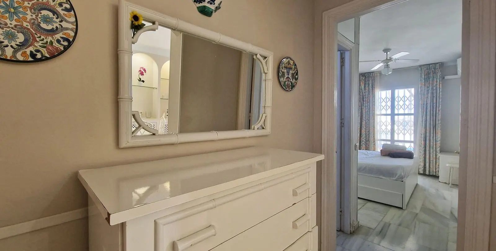 Продажа апартаментов на первом этаже в Calahonda 25