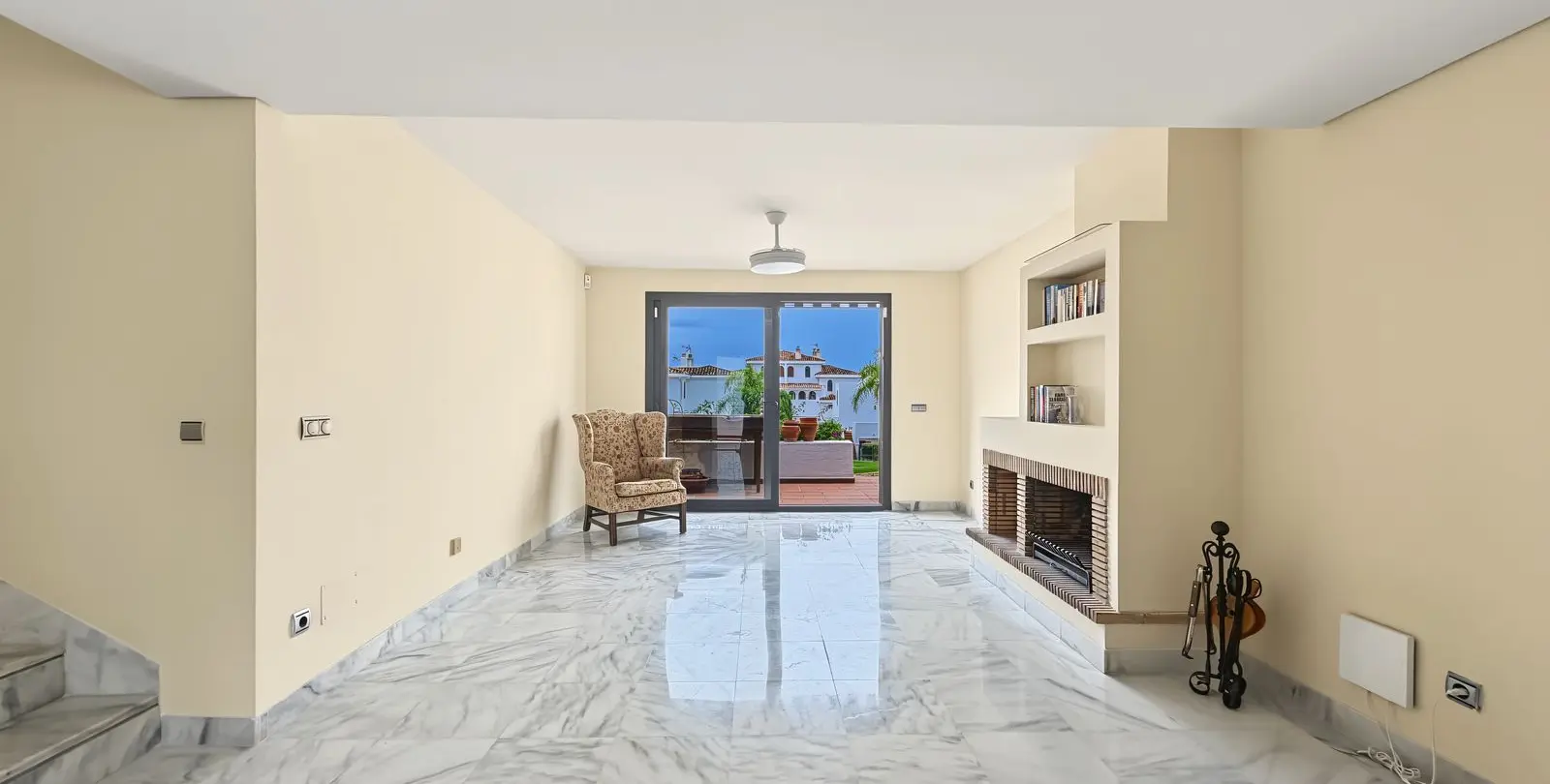 Sale of townhouse in Cancelada 5