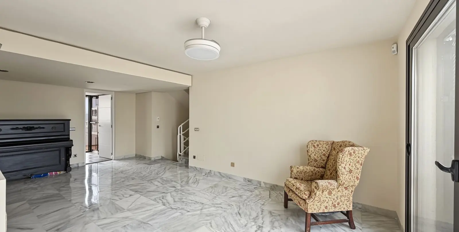 Sale of townhouse in Cancelada 7