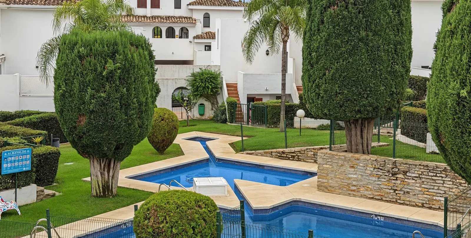Sale of townhouse in Cancelada 9