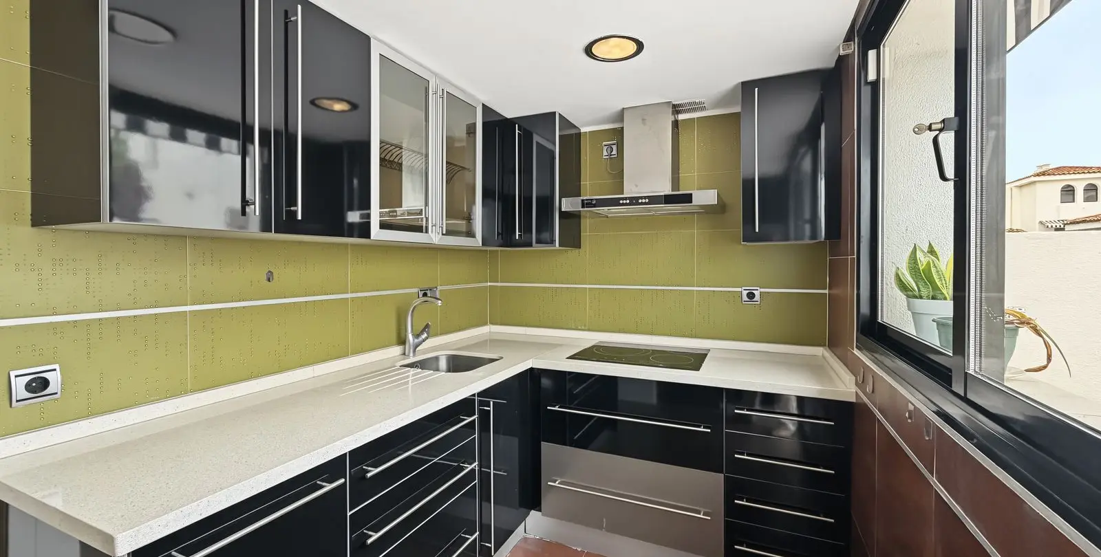 Sale of townhouse in Cancelada 13