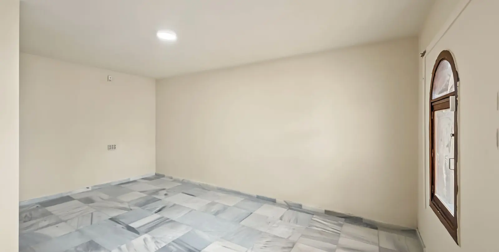 Sale of townhouse in Cancelada 27