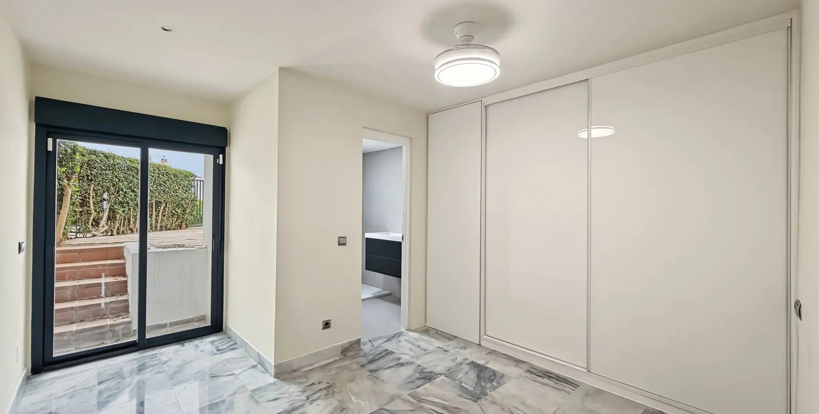 Sale of townhouse in Cancelada 31