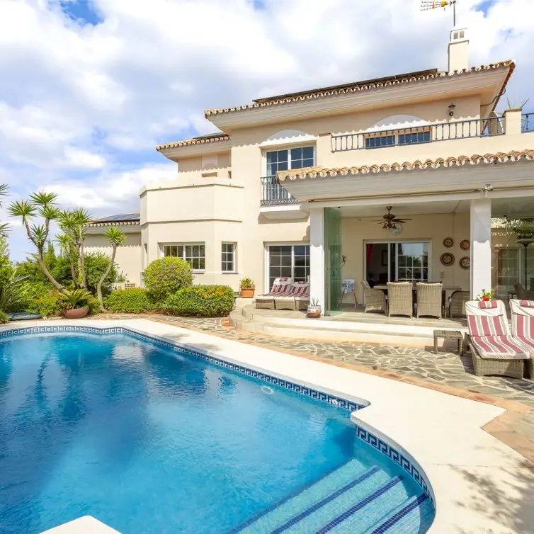 Sale of detached villa in Alhaurin Golf