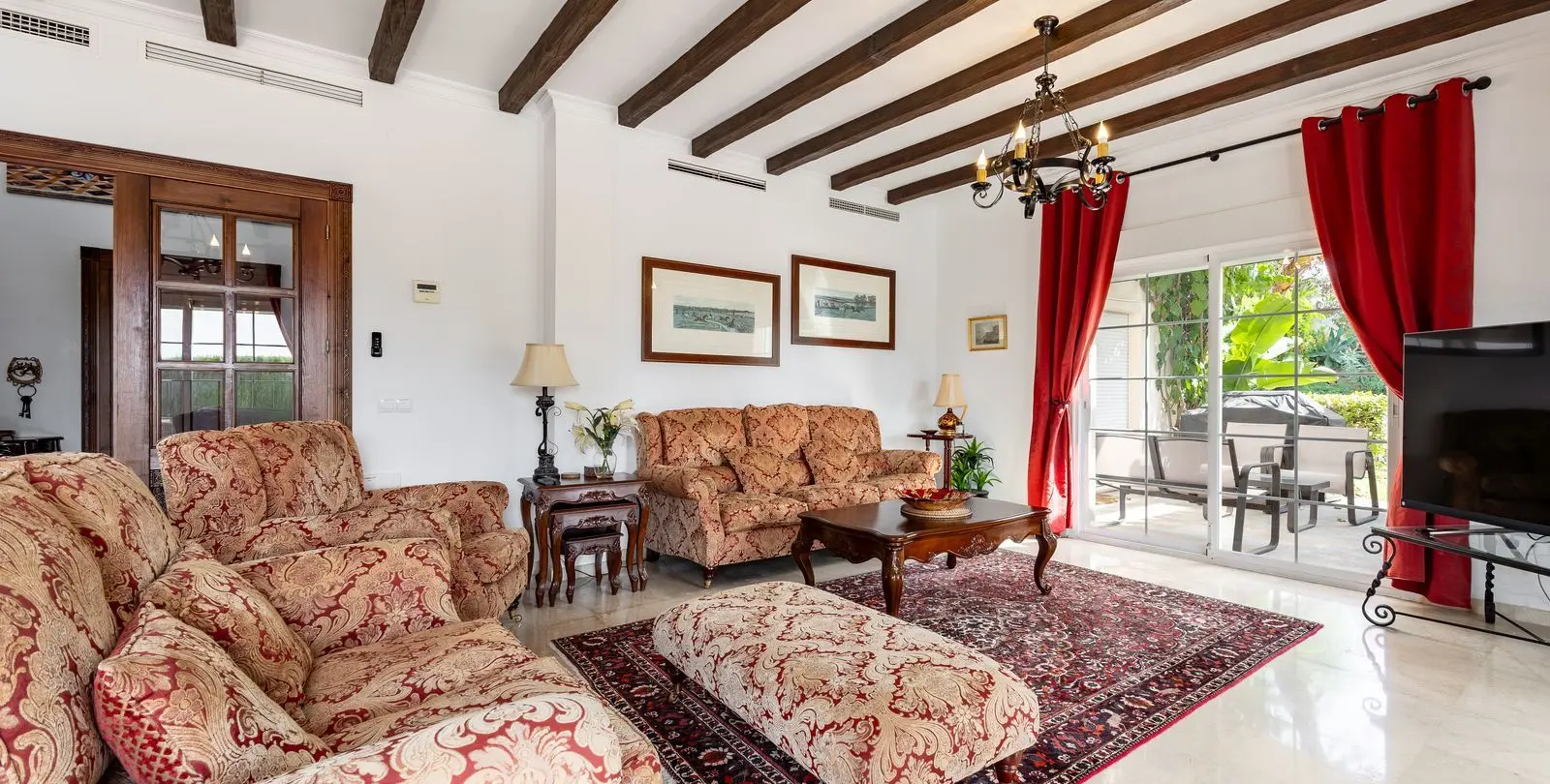 Sale of detached villa in Alhaurin Golf 11