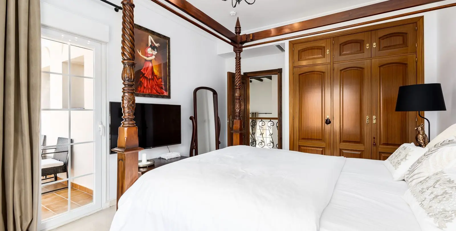 Sale of detached villa in Alhaurin Golf 33