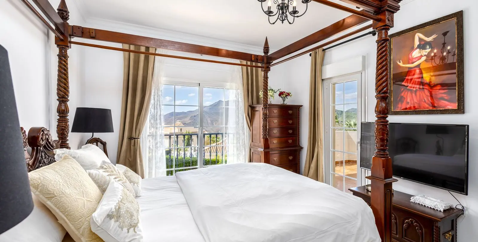 Sale of detached villa in Alhaurin Golf 34