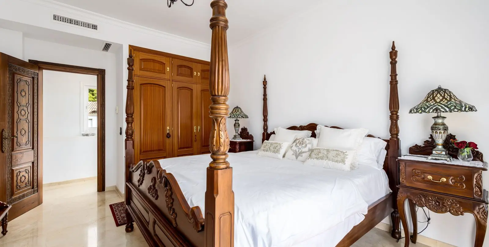 Sale of detached villa in Alhaurin Golf 37