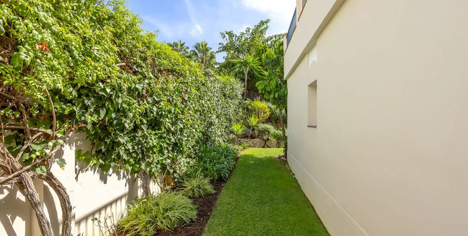 Sale of detached villa in Alhaurin Golf 46