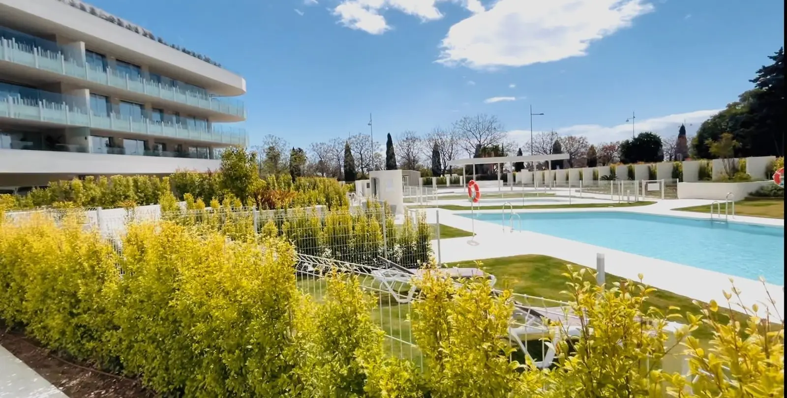 Продажа апартаментов на среднем этаже в San Pedro de Alcántara 2