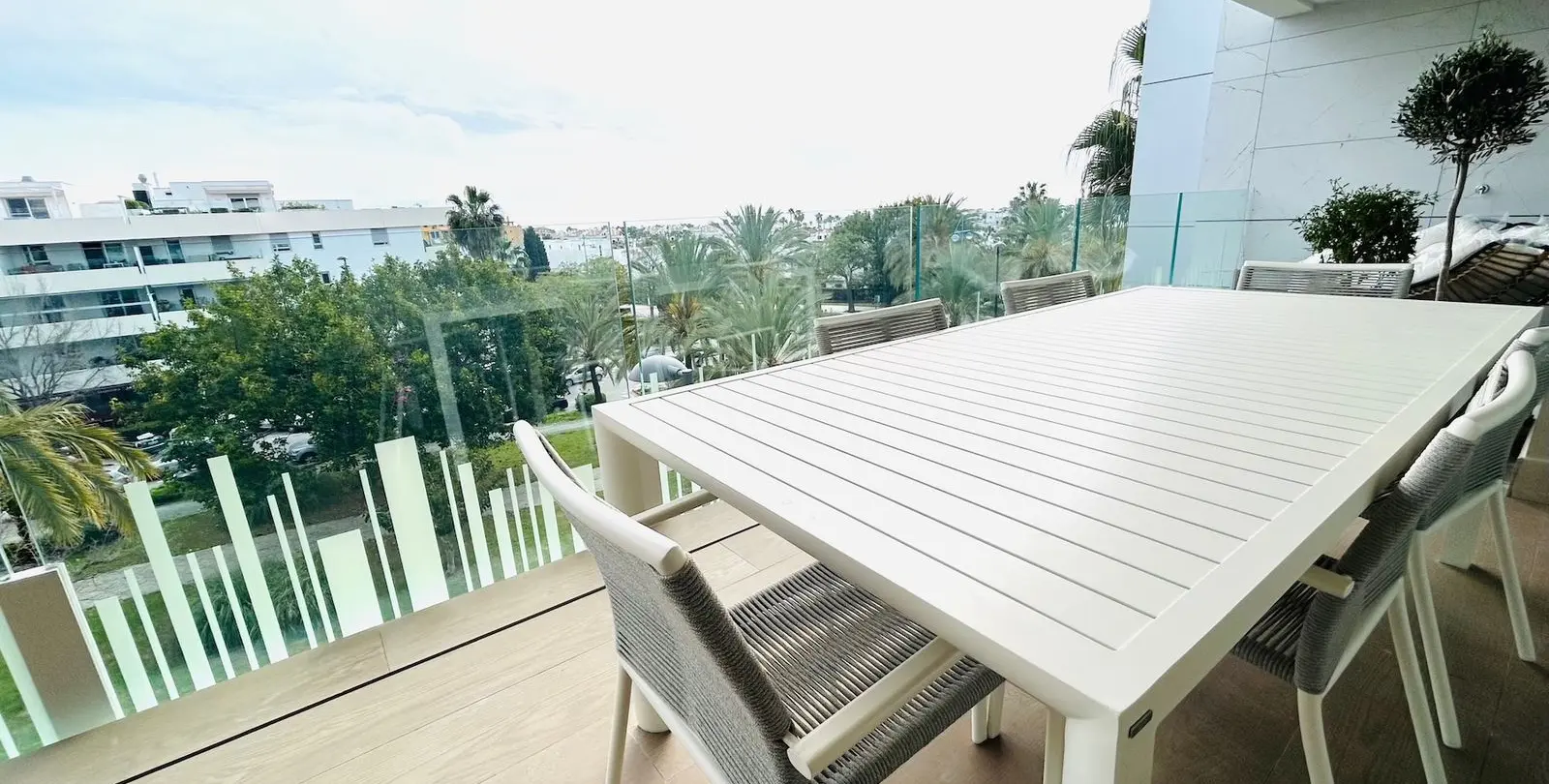 Продажа апартаментов на среднем этаже в San Pedro de Alcántara 11