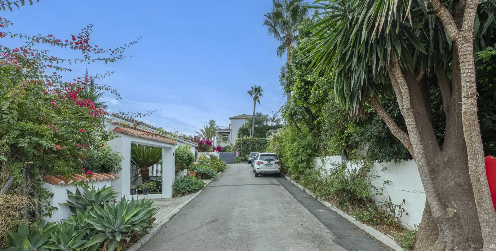 Продажа  отдельно стоящей виллы в Estepona 3