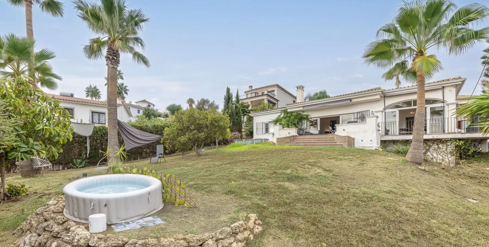 Продажа  отдельно стоящей виллы в Estepona 7