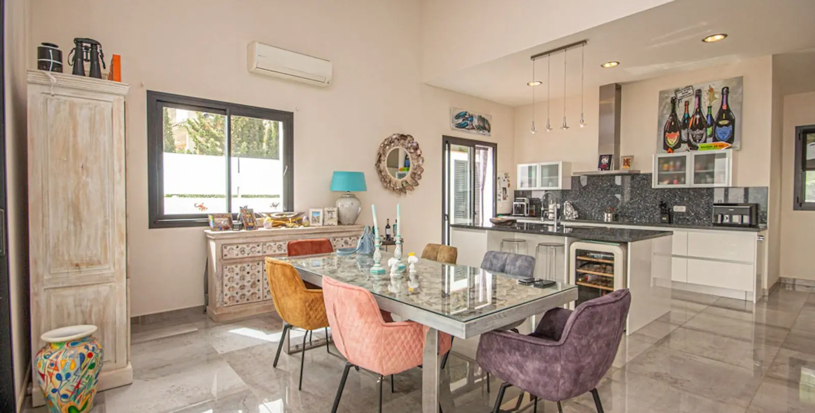 Sale of detached villa in La Mairena 7