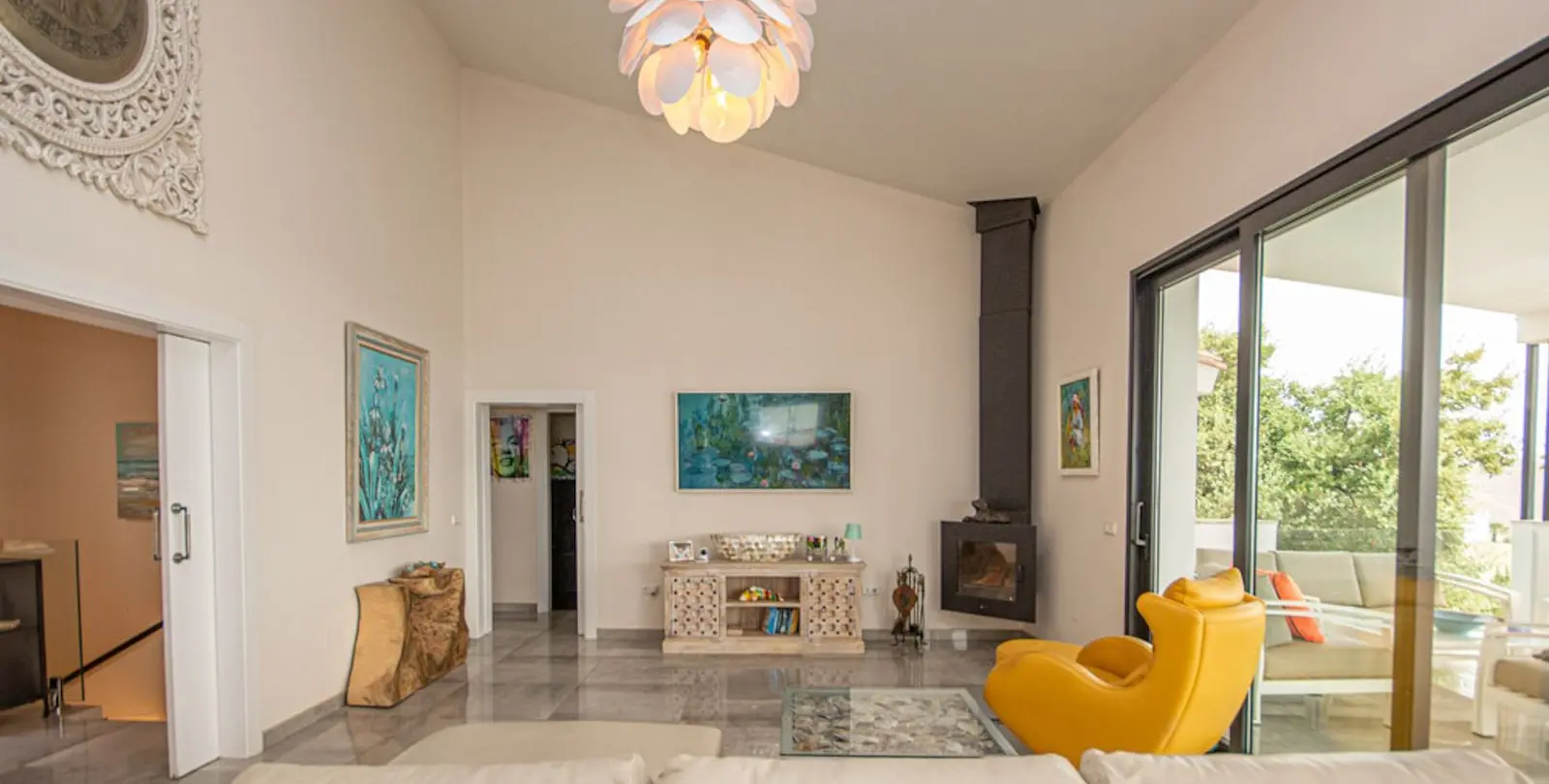 Sale of detached villa in La Mairena 8