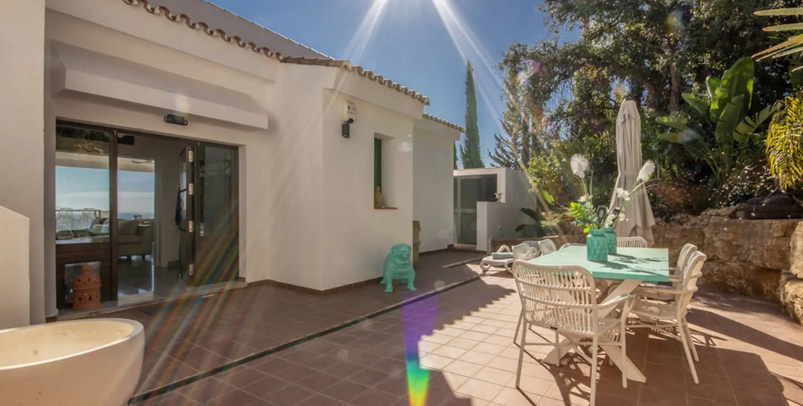 Sale of detached villa in La Mairena 15
