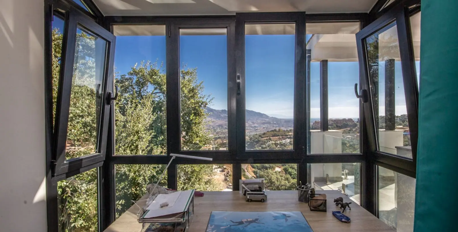 Sale of detached villa in La Mairena 42