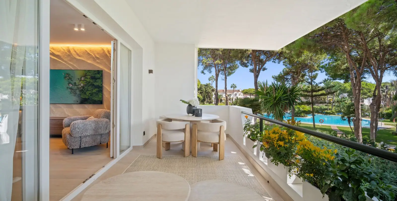 Venta de apartamento en planta media en El Presidente 4
