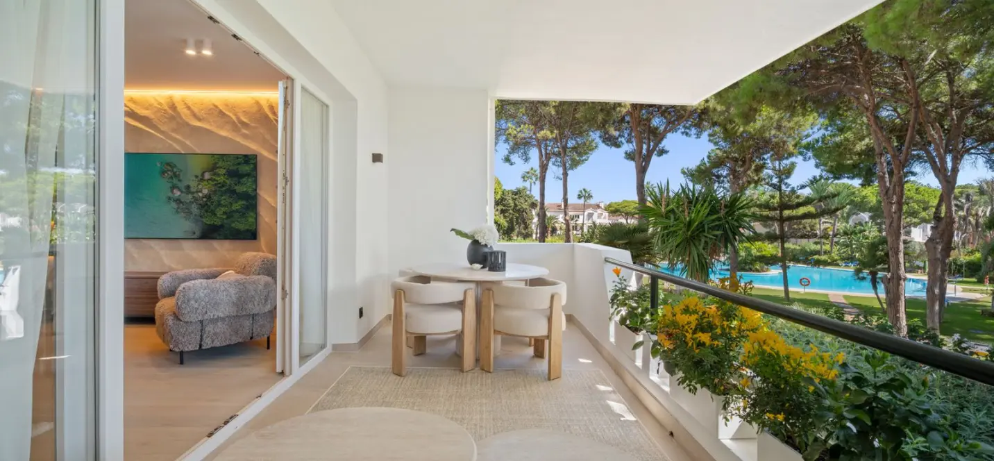 Venta de apartamento en planta media en El Presidente 3