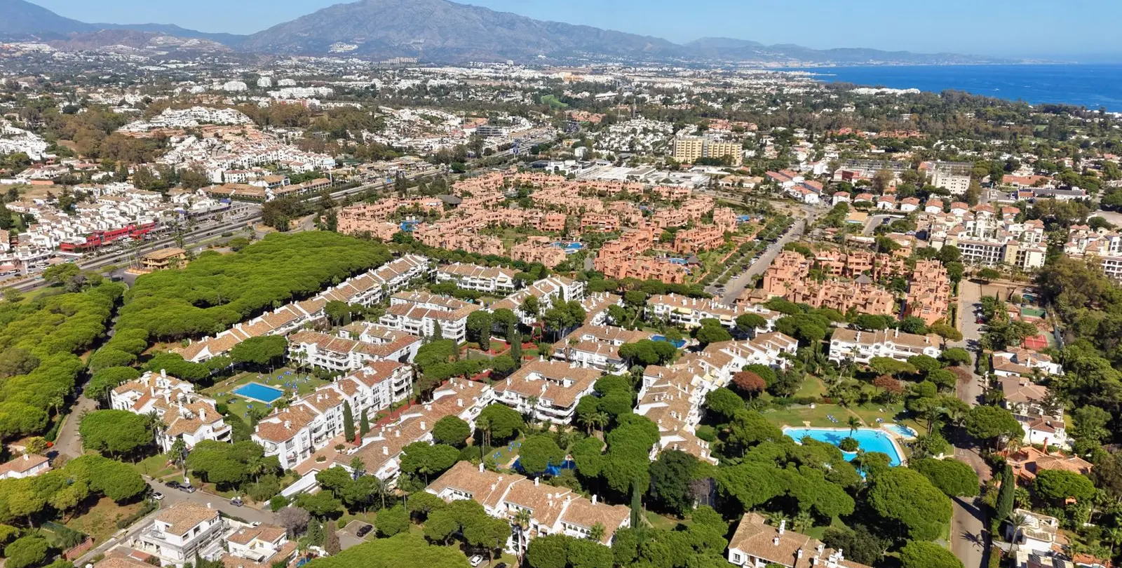 Venta de apartamento en planta media en El Presidente 31