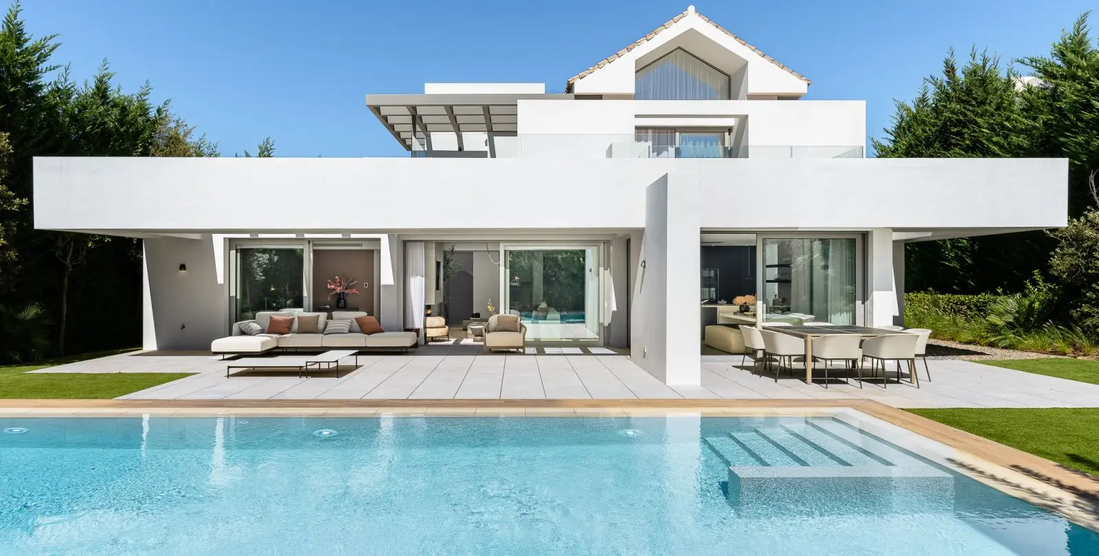 Venta de villa independiente en Estepona 1