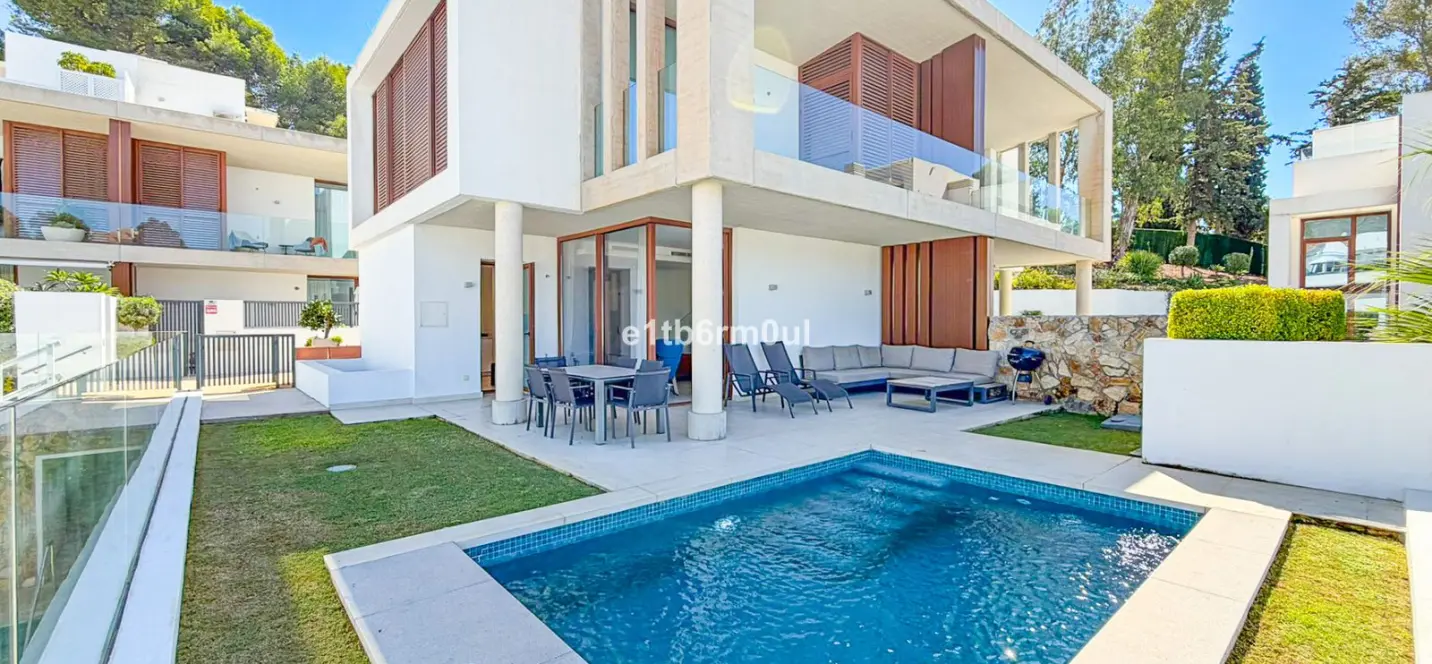 Venta de casa pareada en The Golden Mile 0