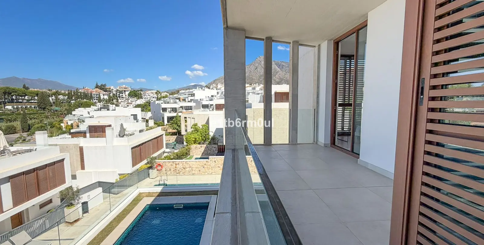 Venta de casa pareada en The Golden Mile 11
