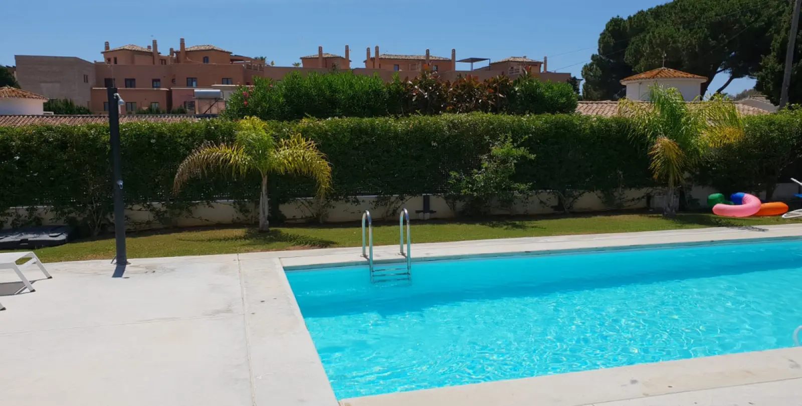 Краткосрочная аренда  отдельно стоящей виллы в San Pedro de Alcántara 21