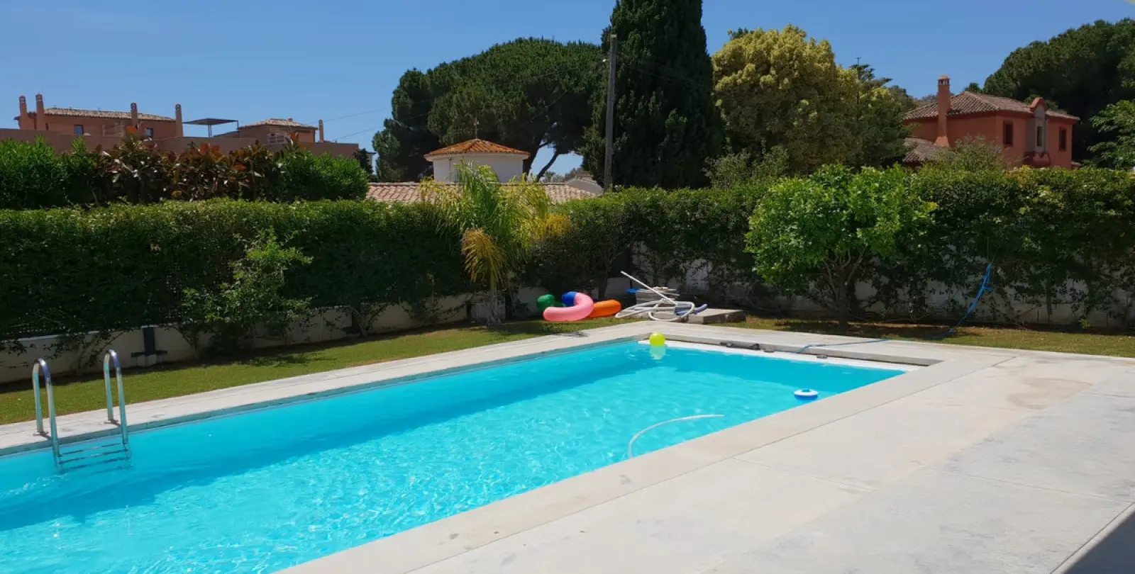 Краткосрочная аренда  отдельно стоящей виллы в San Pedro de Alcántara 22