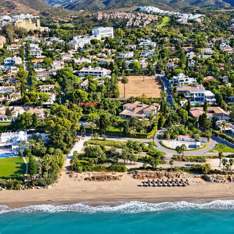 Venta de parcela residencial en Los Monteros